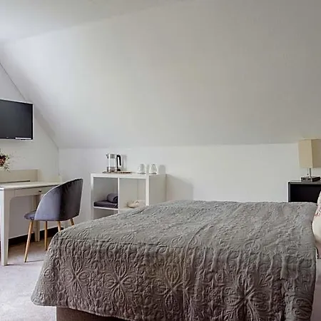 Bergische Schweiz Hotel *