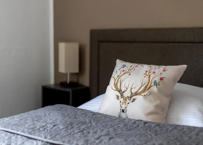 Bergische Schweiz 호텔 *