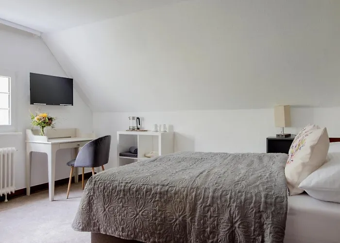 Bergische Schweiz Hotel *